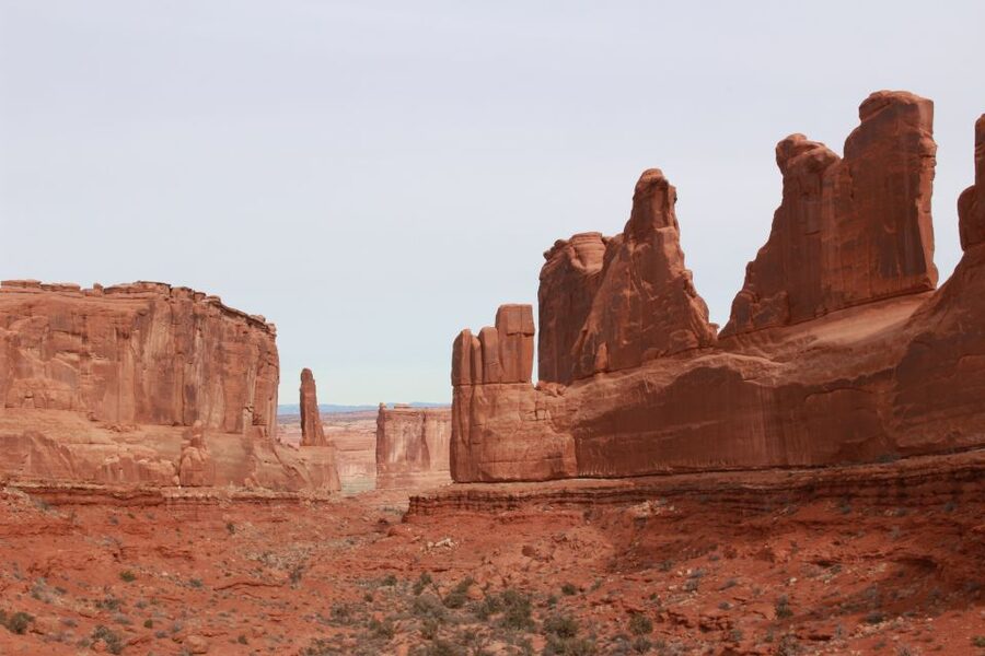 From Moab: Half-Day Arches National Park 4x4 Driving Tour - Crossing fins, dunes, and rough sandstone