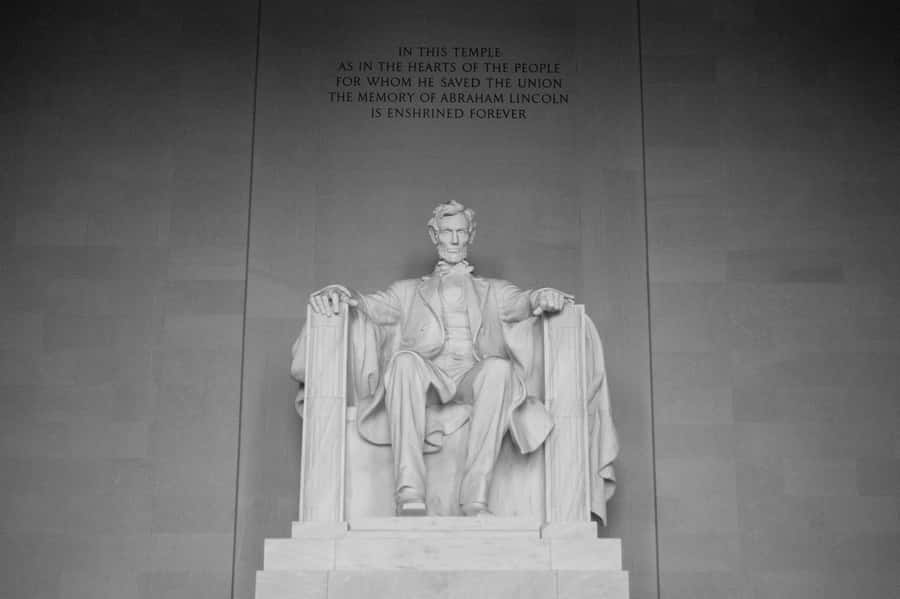From New York City: Washington and Philadelphia 1-Day Tour - Riding south on the motor coach