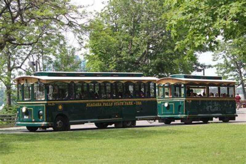 From NYC: Guided Niagara Falls Full-Day Trip - Buffalo lunch breaks up the return journey