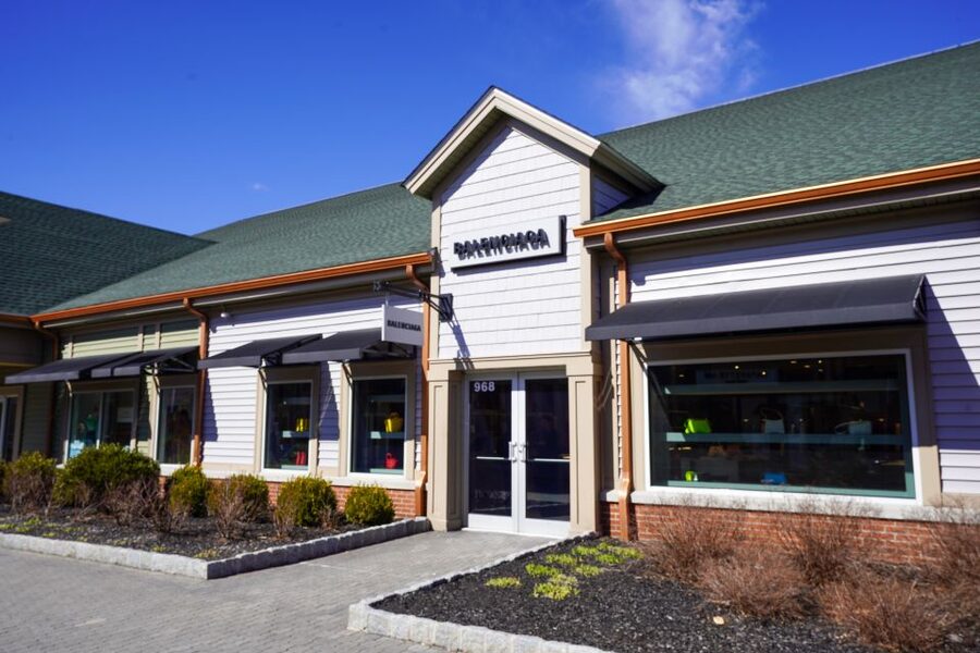 From NYC: Woodbury Common Premium Outlets Shopping Tour - Shopping the big-name brands