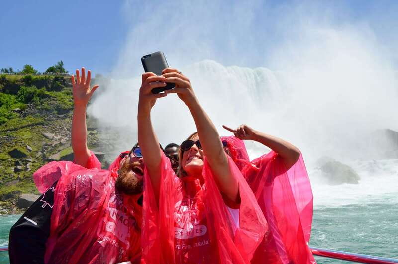 From Toronto: Niagara Falls Full-Day Bus Tour & Winery Stop - Lunch needs a little planning
