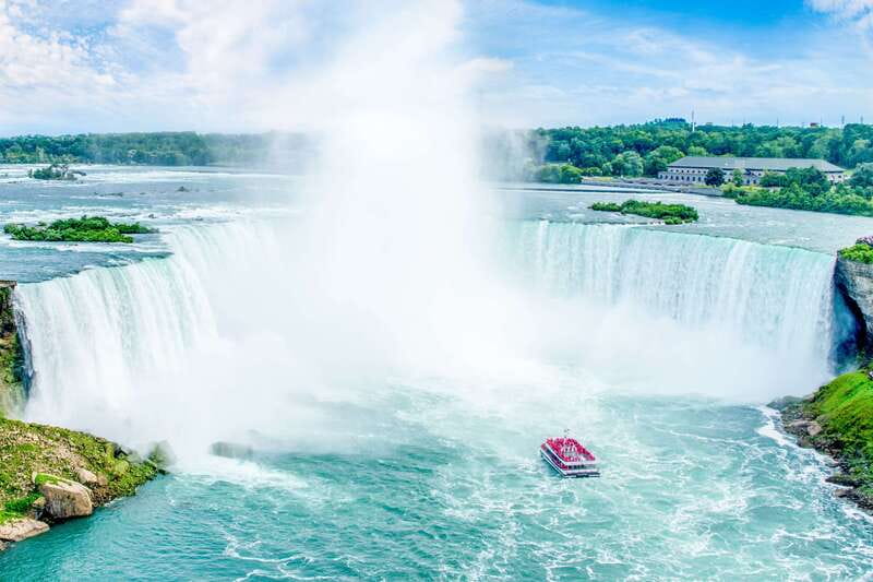 From Toronto: Niagara Falls Tour with Cruise & Maple Tasting - Maple syrup, chocolate, and fudge