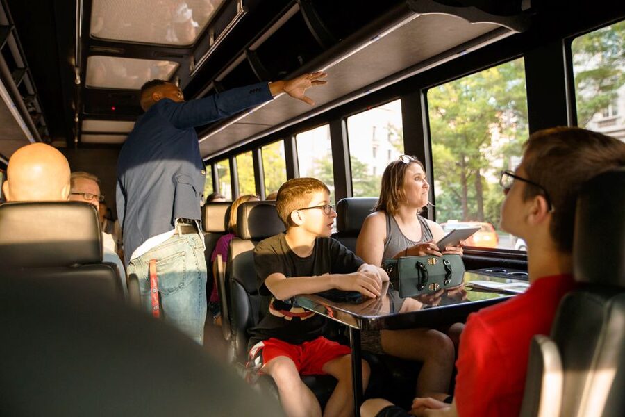 From Washington DC: Old Town Alexandria & Mount Vernon Tour - The guides are the tour’s greatest strength
