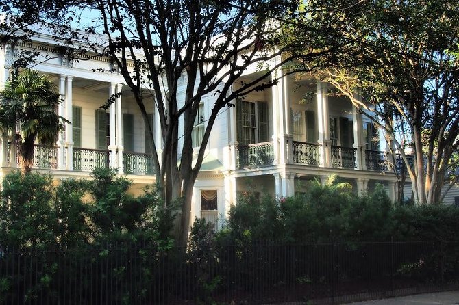 Garden District Home and History Walking Tour - Weather and cancellation details worth noting