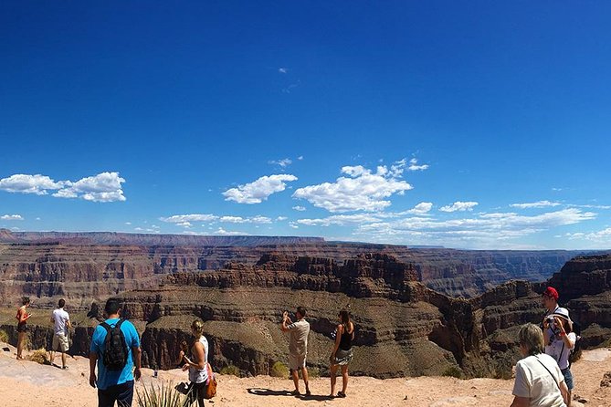Grand Canyon Helicopter and Western Ranch Adventure Landing Tour - The flight back over the Las Vegas Strip