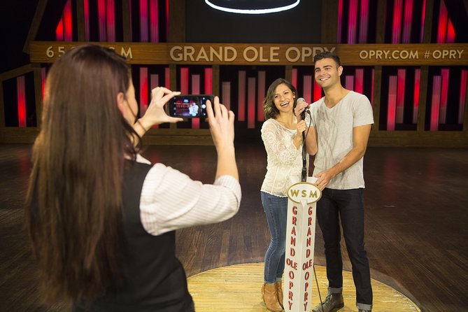 Grand Ole Opry House Guided Backstage Tour in Nashville - A guide can shape the whole hour