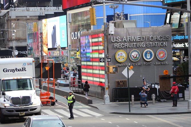 Gray Line New York Fully Guided 5 Hour Sightseeing Tour - Walking the High Line for 30 minutes