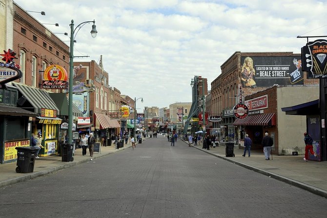 Guided Memphis City Tour that includes Riverboat Cruise - A useful first day in Memphis