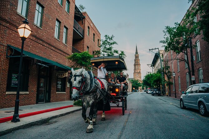 Haunted Evening Horse and Carriage Tour of Charleston - The first 15 minutes: settling into the carriage and the old city