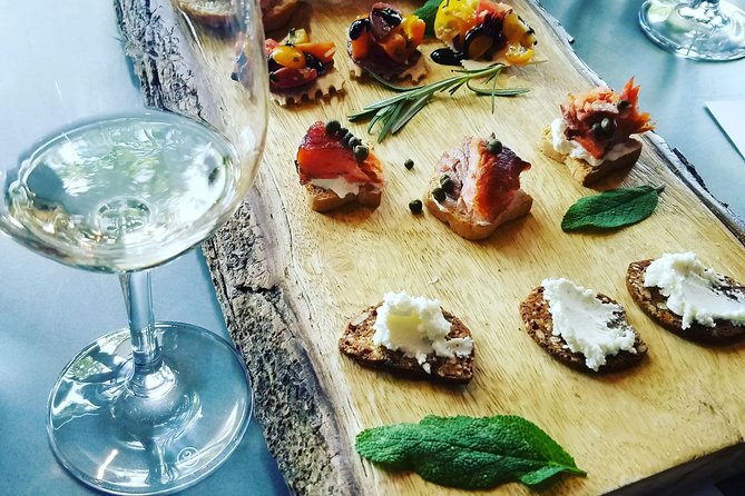 Healdsburg Small-Group Food and Wine Walking Tour - Why this tour works well in Healdsburg