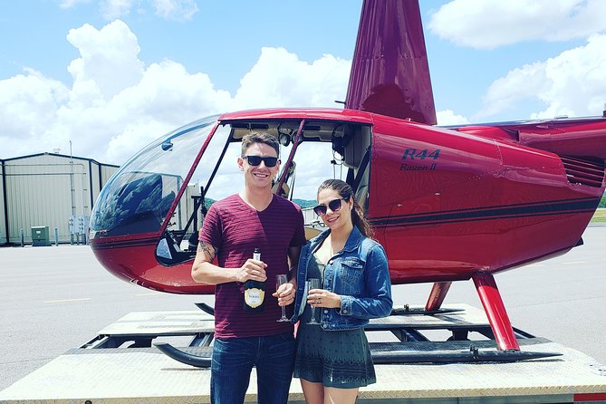 Helicopter Tour of Downtown Nashville - Pilot commentary and comfort in the air