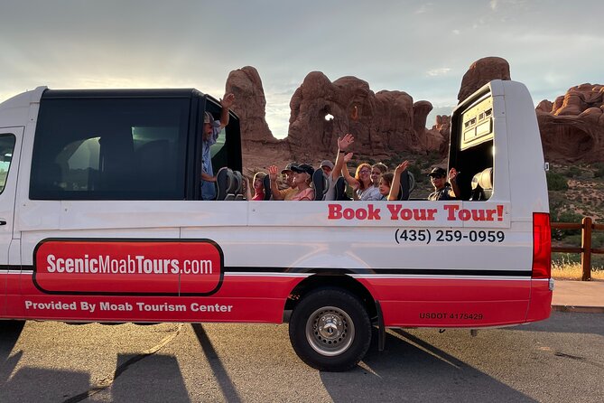 HIGHLY RATED Arches National Park Sightseeing Tour From Moab Utah - Delicate Arch without the long hike