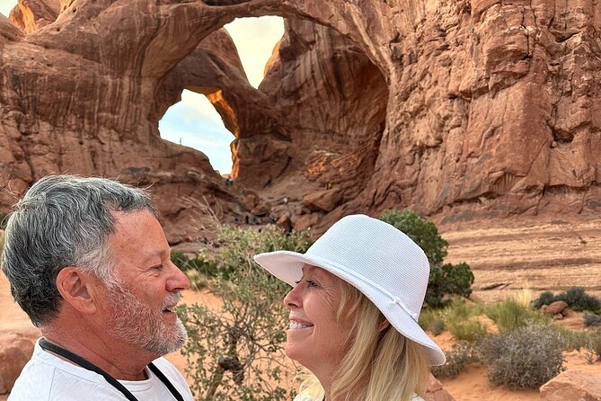 HIGHLY RATED Arches National Park Sightseeing Tour From Moab Utah - Sandstone, old dunes, and the geology lesson