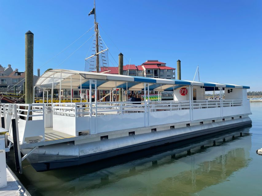 Hilton Head Island: Daytime Dolphin Watching Boat Tour - Passing Harbour Town Lighthouse and Daufuskie Island