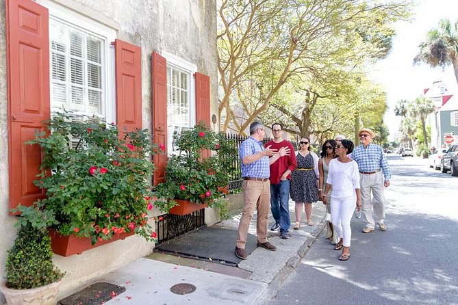 Historic Charleston Walking Tour: Rainbow Row, Churches, and More - Waterfront Battery views, cannons, and Fort Sumter