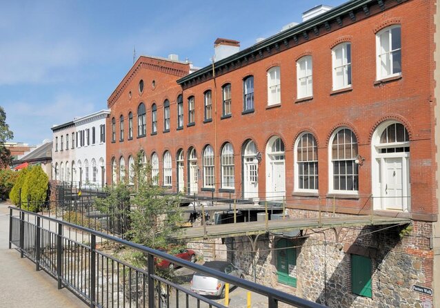 Historic Savannah Guided Walking Tour - Savannah’s squares reveal the city’s original plan