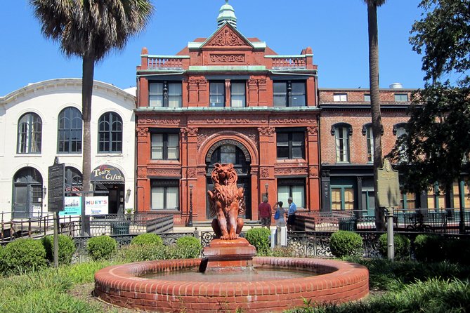 Historic Savannah Guided Walking Tour - Forsyth Park and the city’s grand public spaces