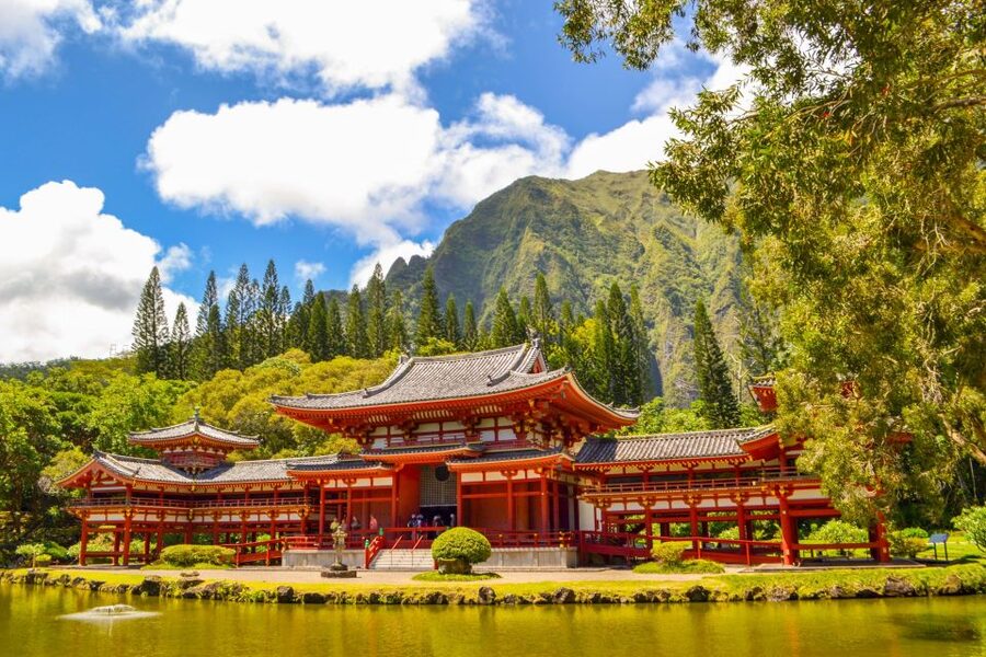 Honolulu: Oahu Island Full-Day Guided Tour by Bus with Lunch - Byodo-In Temple offers a quiet change of pace