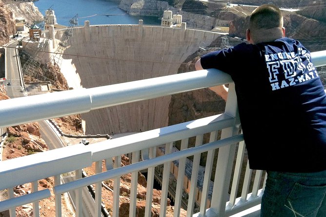 Hoover Dam Comedy Tour with Lunch and Comedy Club Tickets - Inside the dam: generators, tunnels, and the museum