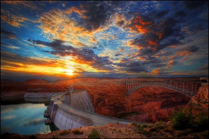 Hoover Dam Comedy Tour with Lunch and Comedy Club Tickets - Bus comfort, timing, and what to bring