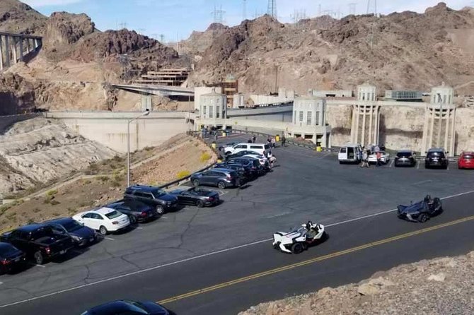 Hoover Dam Highlights Tour from Las Vegas, WiFi - Walking across the dam is the main event