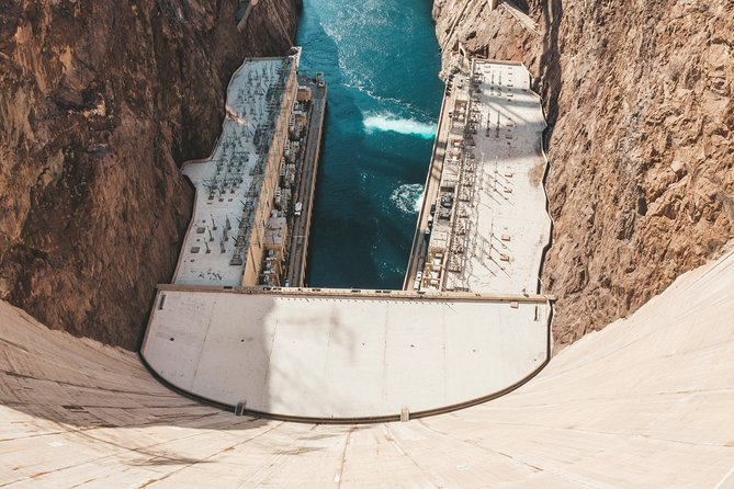 Hoover Dam Highlights Tour from Las Vegas, WiFi - What to bring for a desert morning
