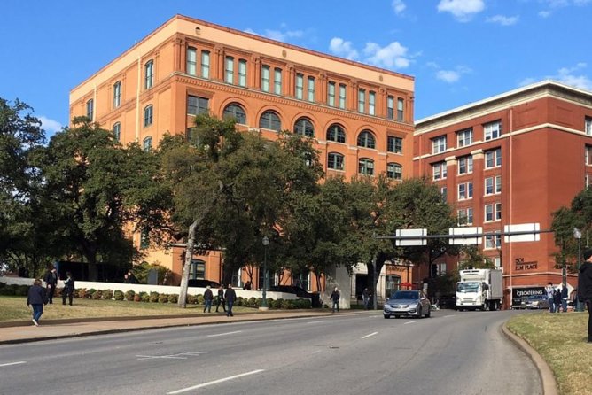 JFK Assassination and Museum Tour with Lee Harvey Oswald Rooming House - Walking through Dealey Plaza and Grassy Knoll