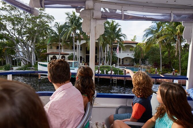 Jungle Queen Riverboat 90-Minute Narrated Sightseeing Cruise in Fort Lauderdale - The guide can make or break the ride