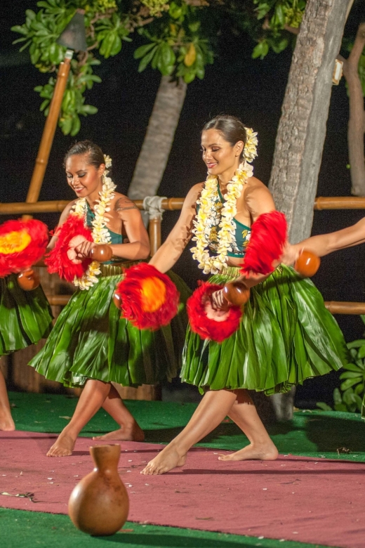 Kailua-Kona: Voyagers of the Pacific Luau with Buffet Dinner - Music, hula, and stories from the Pacific