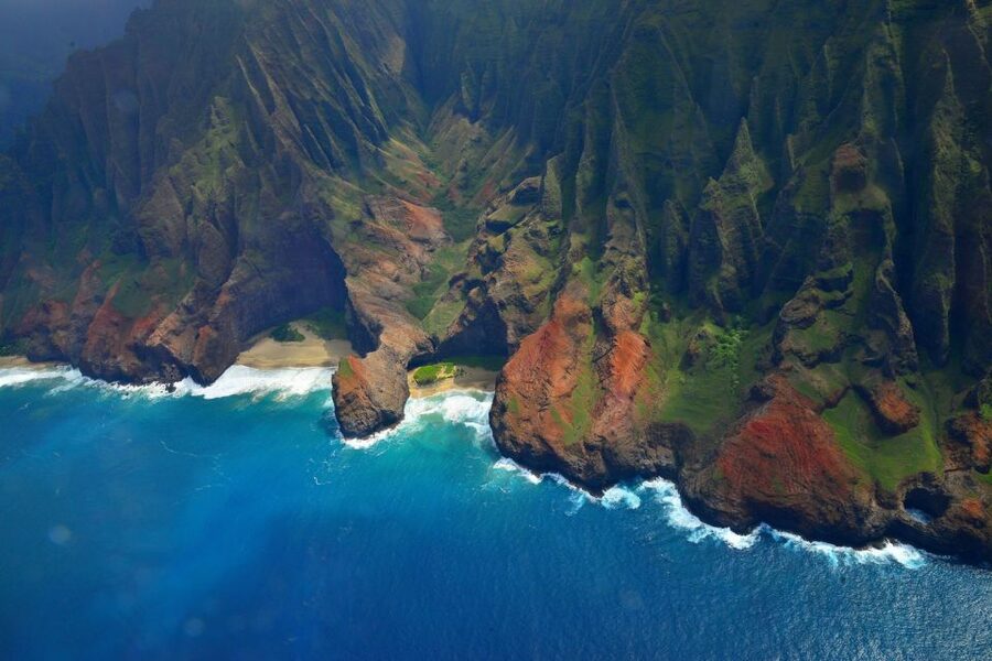 Kauai: Air Tour of Na Pali Coast, Entire Island of Kauai - Mount Waiʻaleʻale and the waterfall country