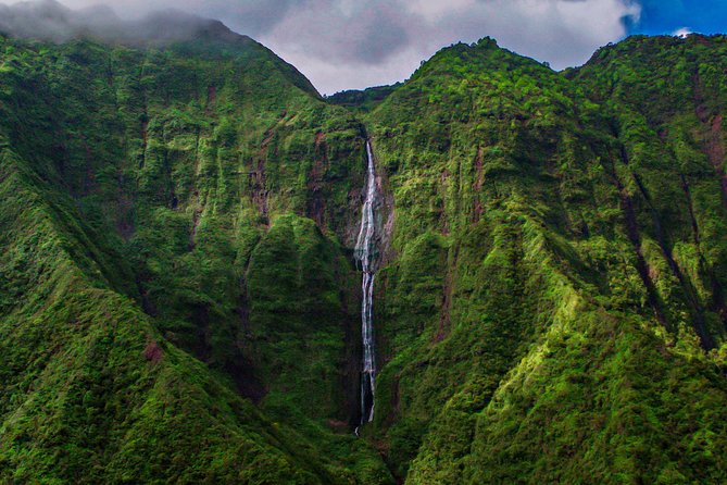 Kauai Eco Adventure Helicopter Tour - Mt. Waialeale and the Waterfall Finish