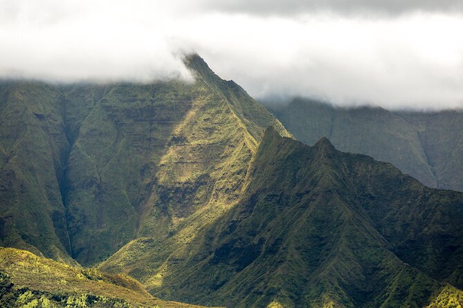 Kauai' Exclusive Helicopter Tour: Land & Explore Olokele Canyon - Weight limits and practical details