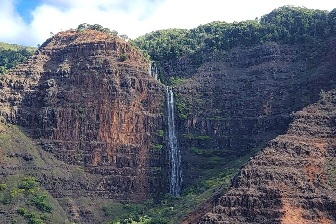 Kauai: Hughes 500 4-Passenger Doors-Off Helicopters - The doors-off difference: thrilling, exposed, and not for everyone