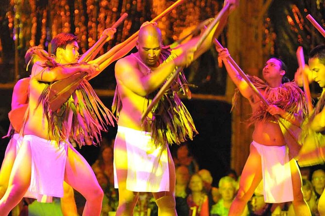 Kauai: Luau Kalamaku with Buffet Dinner and Show - Transportation, timing, and group size