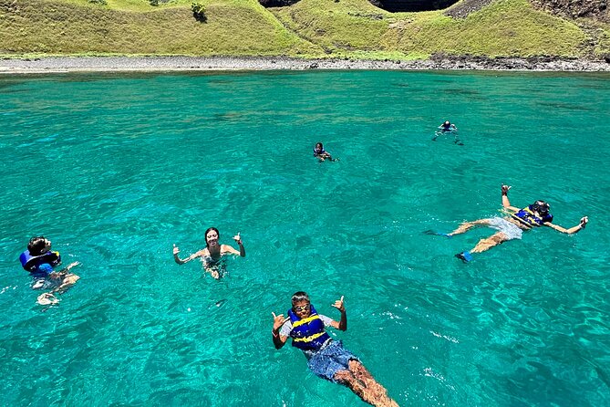 Kauai: Na Pali Coast Power Catamaran - Sea caves and waterfalls, weather permitting