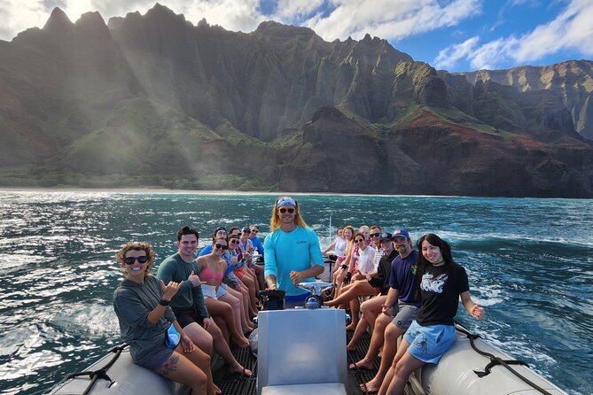 Kauai: Nā Pali Coast Zodiac Raft Expedition and Snorkeling - A close-up way to see the Nā Pali Coast