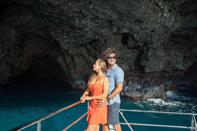 Kauai: Na Pali Sunset & Sightsee Boat Tour - Dinner, Drinks, and the Sunset Return