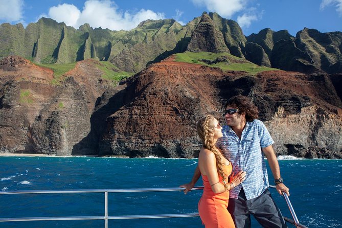 Kauai: Na Pali Sunset & Sightsee Boat Tour - Should You Book the Na Pali Sunset Cruise?