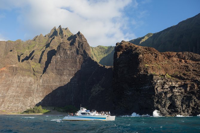 Kauai: Na Pali Sunset & Sightsee Boat Tour - The Ride Along 17 Miles of Na Pali