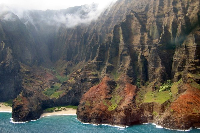 Kauai Private Doors-Off Helicopter: Ultimate Waterfalls & Canyons - Why the private, doors-off format changes the flight
