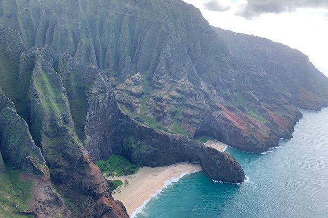 Kauai Private Doors-Off Helicopter: Ultimate Waterfalls & Canyons - Wai’ale’ale Crater and the Walls of Tears