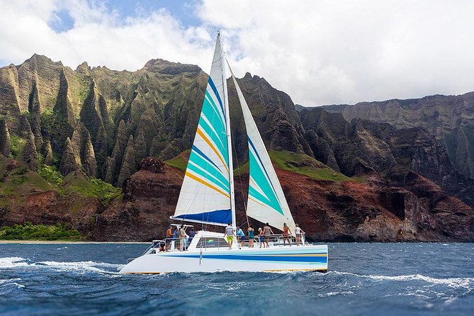 Kauai’s Na Pali Coast Snorkel and Sail Tour - Why the Na Pali Coast Looks Best From the Sea