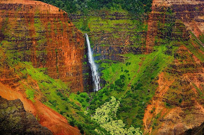 Kauai Waimea Canyon and Koke'e Tour - Spouting Horn: a quick coastal stop