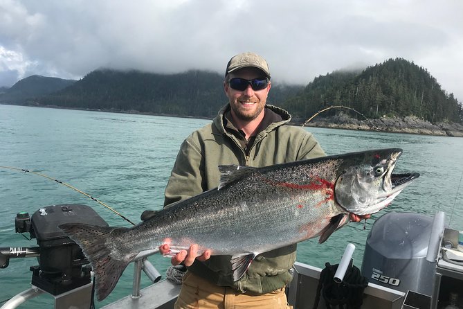 Ketchikan salmon and halibut fishing charter - Wildlife comes as a welcome bonus