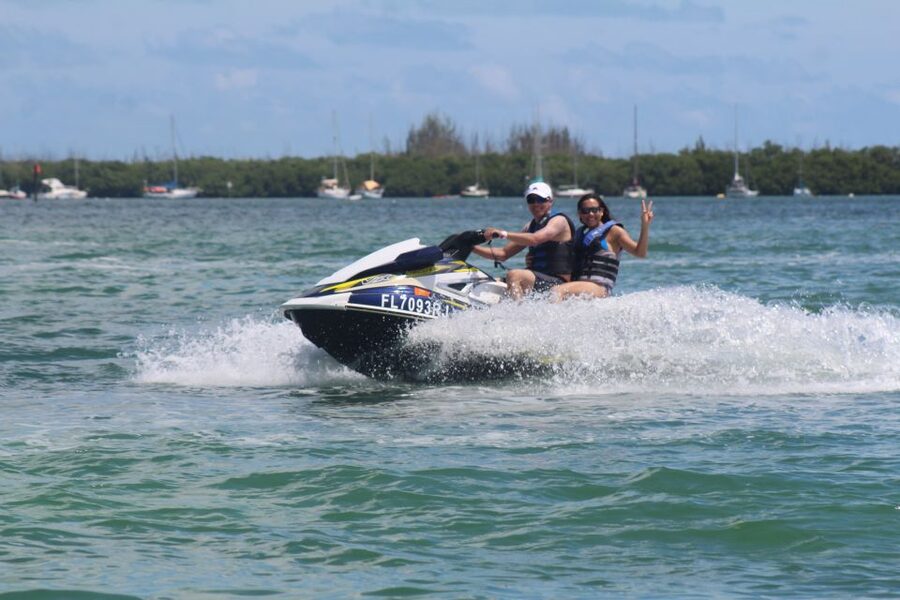 Key West: Jet Ski Island Tour with Sandbar Stop - Why the two-guide format is useful
