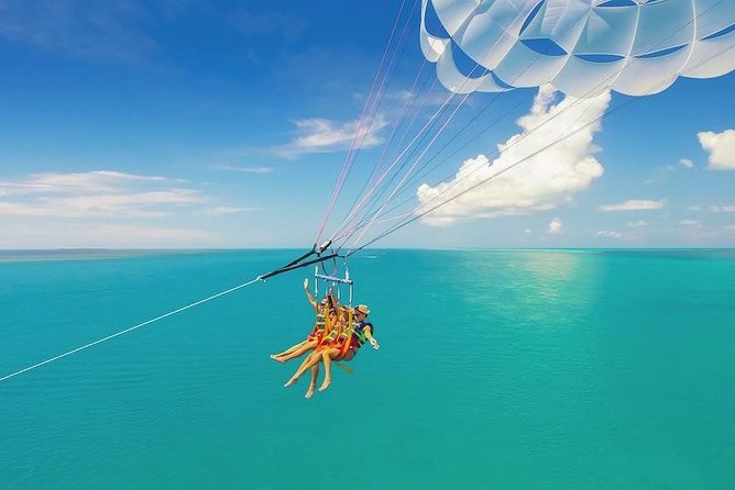 Key West Parasailing Adventure above Emerald Blue Waters - Flying above Key West for 8 to 10 minutes