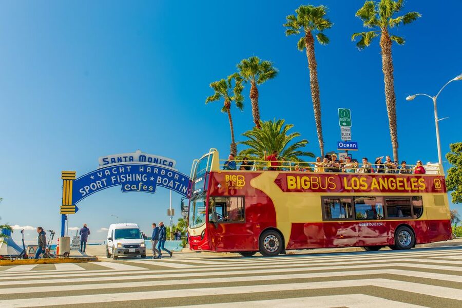 LA: Hop-on Hop-off Tour by Open-top Bus with 19 Stops - One day or two days?