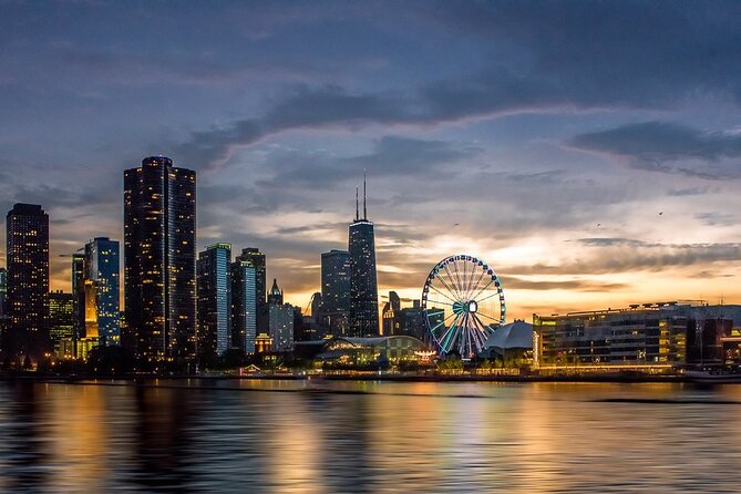 Lake Michigan Sunset Cruise in Chicago - Commentary, music, and the bar onboard