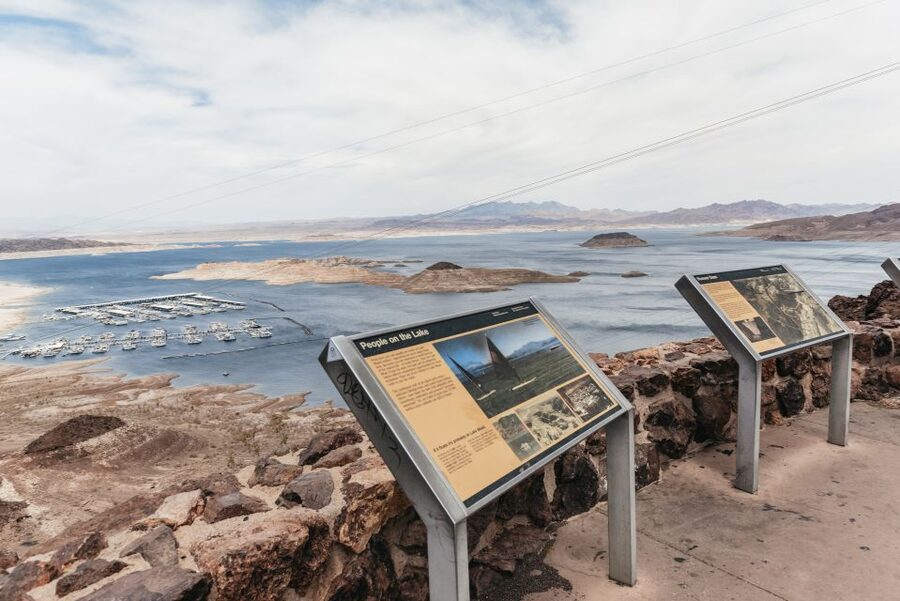 Las Vegas: 3-Hour VIP Hoover Dam Small-Group Mini Tour - Walking across Hoover Dam