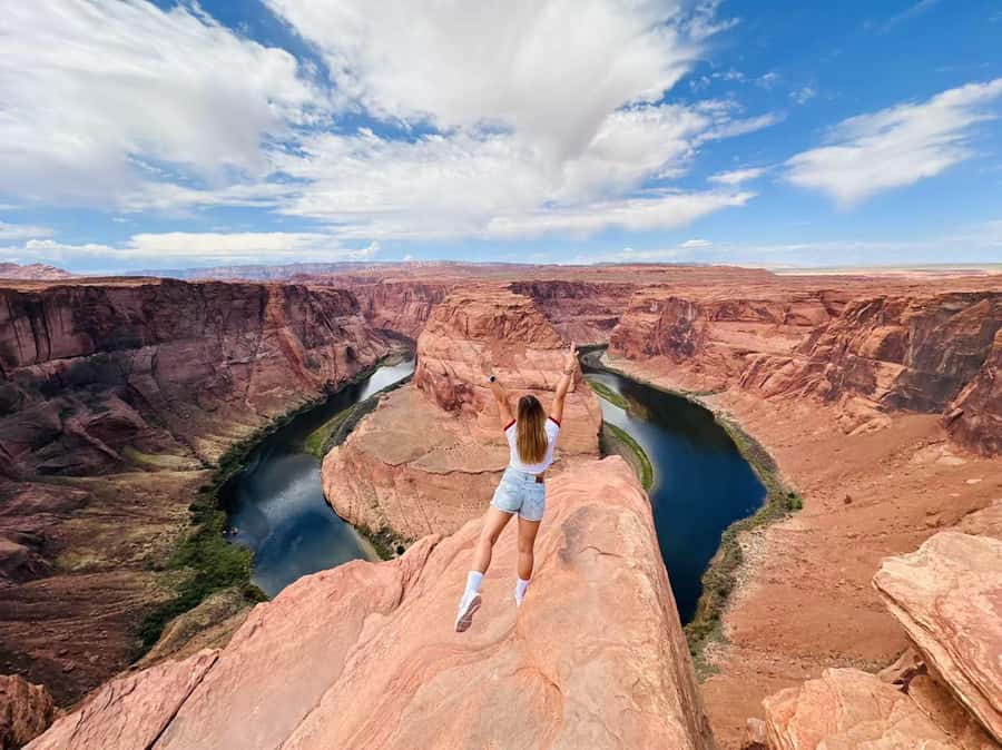 Las Vegas: Antelope Canyon Horseshoe Bend Tour & Lake Powell - What the guides add to the experience
